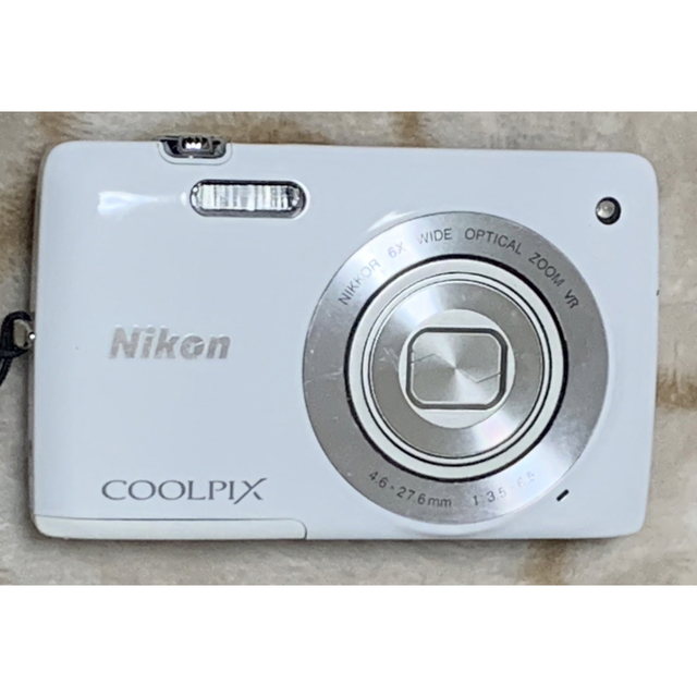 Nikon(ニコン)のNikon COOLPIX S4300 ニコンデジタルカメラ　ホワイト スマホ/家電/カメラのカメラ(コンパクトデジタルカメラ)の商品写真