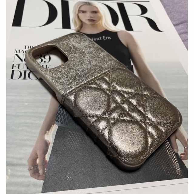 Dior  iphone12,12proケース　短期使用チャーム紛失　ゴールドスマホ/家電/カメラ