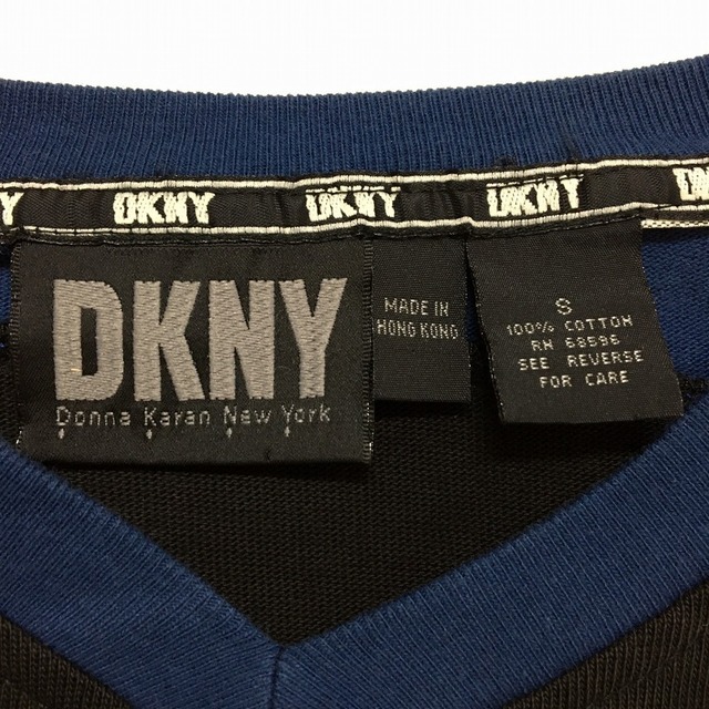 DKNY(ダナキャランニューヨーク)のDKNY/ダナキャランニューヨーク ロゴ入り ジャージーロンT  サイズ：S　ブラック×ブルー古着 【中古】 メンズのトップス(Tシャツ/カットソー(半袖/袖なし))の商品写真