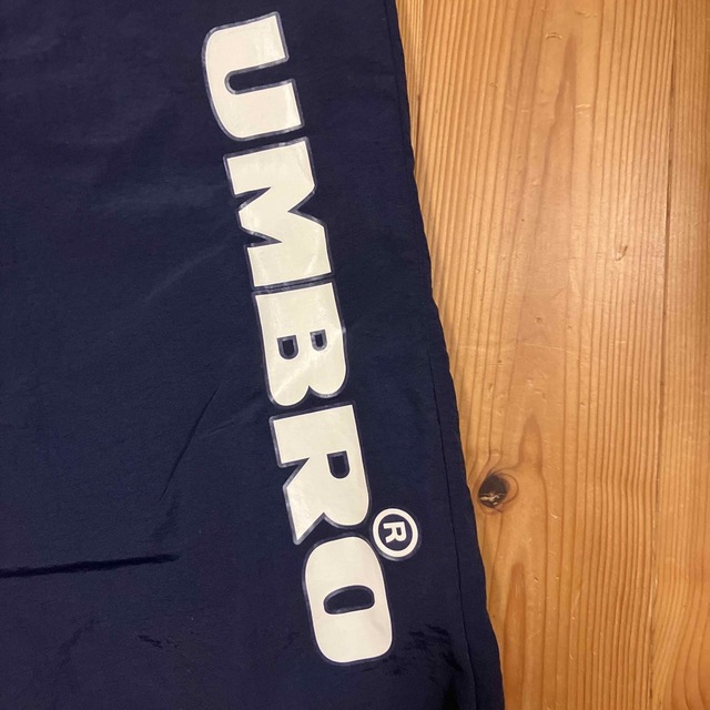 UMBRO(アンブロ)のアンブロ　ウインドブレーカーパンツ スポーツ/アウトドアのサッカー/フットサル(ウェア)の商品写真