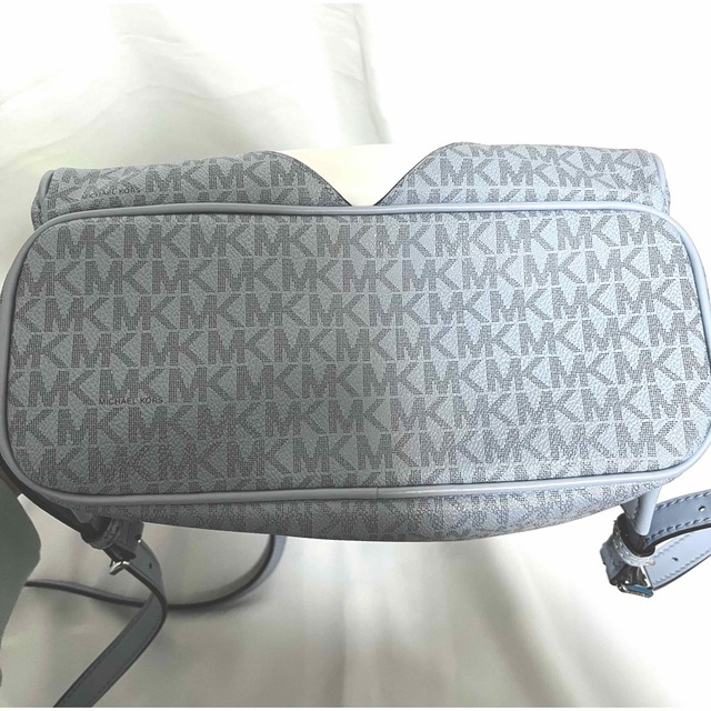 Michael Kors マイケルコース〕ABBEY ミディバックパック-