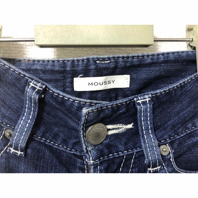 moussy(マウジー)の4月セール価格moussy マウジー　パウダースキニーデニム　23インチ レディースのパンツ(デニム/ジーンズ)の商品写真