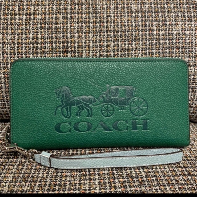 COACH(コーチ)の5889   コーチ　長財布　　グリーン　コーチ　馬車モチーフ レディースのファッション小物(財布)の商品写真