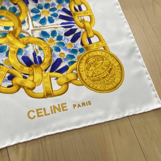 celine(セリーヌ)のCELINE　セリーヌ スカーフ　ロゴ　ホワイト　ネイビー　NO.32 レディースのファッション小物(バンダナ/スカーフ)の商品写真