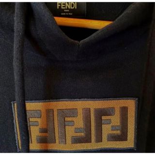 FENDI フェンディ　フーディー　パーカー　ニット　ブルゾン