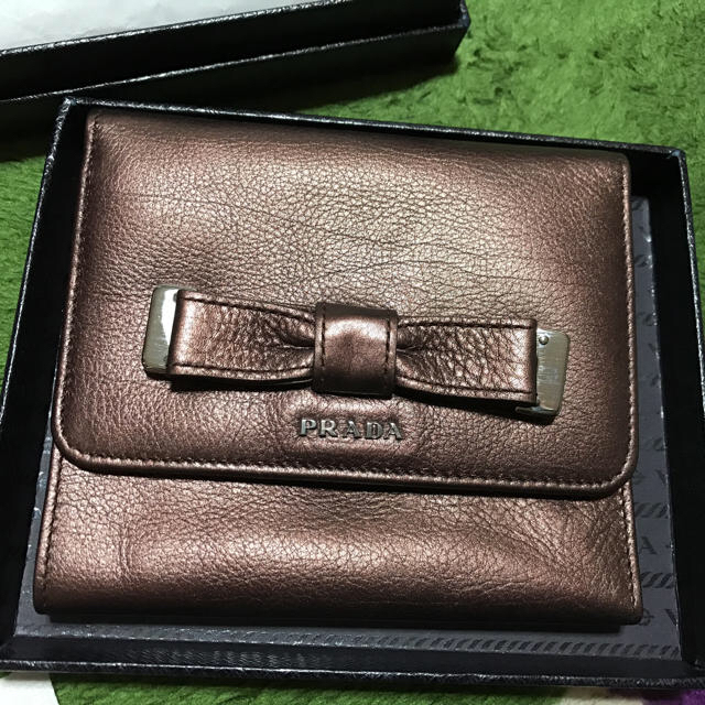 PRADA(プラダ)のプラダ ケースつき ブラウン 財布 少し擦れあり 新品 レディースのファッション小物(財布)の商品写真