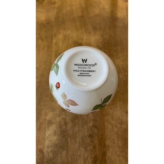 WEDGWOOD(ウェッジウッド)のWedgwood ワイルドストロベリー　フラワーベース　一輪挿し インテリア/住まい/日用品のインテリア小物(花瓶)の商品写真