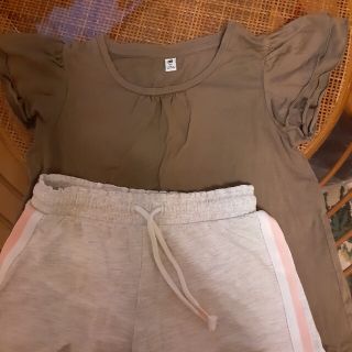 ユニクロ(UNIQLO)のTシャツ&パンツ(Tシャツ/カットソー)