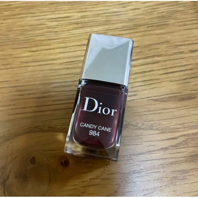 Dior(ディオール)の再値下げ【美品】Dior ネイルポリッシュ 984★限定色 コスメ/美容のネイル(マニキュア)の商品写真