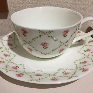 ローラアシュレイ(LAURA ASHLEY)の美ローラアシュレイ カップ＆ソーサー ケイト ローズ(グラス/カップ)