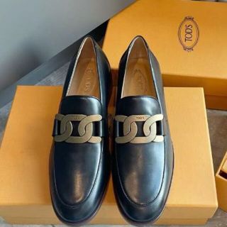 トッズ ローファー/革靴(レディース)の通販 900点以上 | TOD'Sの