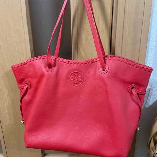 トリーバーチ(Tory Burch)の美品　トリーバーチ　オールレザーショルダーバッグ赤(ショルダーバッグ)