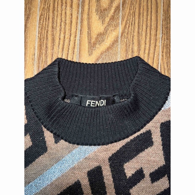 FENDI(フェンディ)の確実正規品　希少　FENDI ズッカ柄　セーター　ニット　サイズ44 メンズのトップス(ニット/セーター)の商品写真