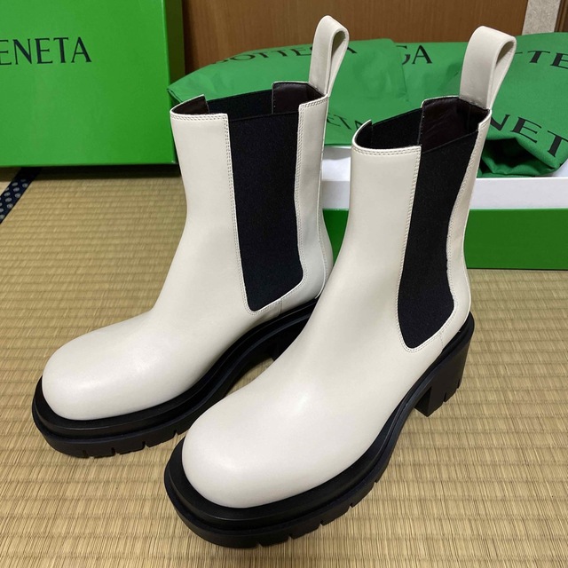 Bottega Veneta(ボッテガヴェネタ)のBottega ブーツ レディースの靴/シューズ(ブーツ)の商品写真
