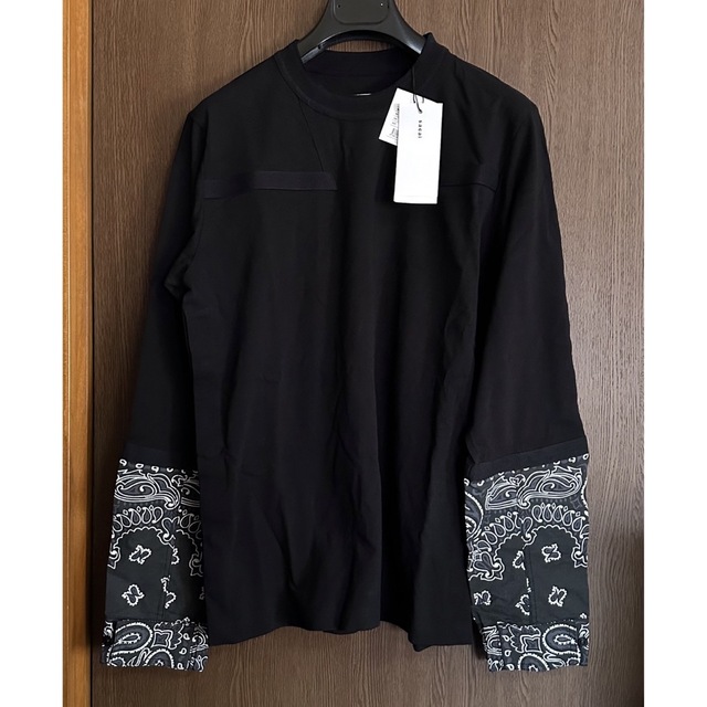 sacai(サカイ)の黒1新品 sacai サカイ メンズ ペイズリー ロング Tシャツ ブラック メンズのトップス(スウェット)の商品写真