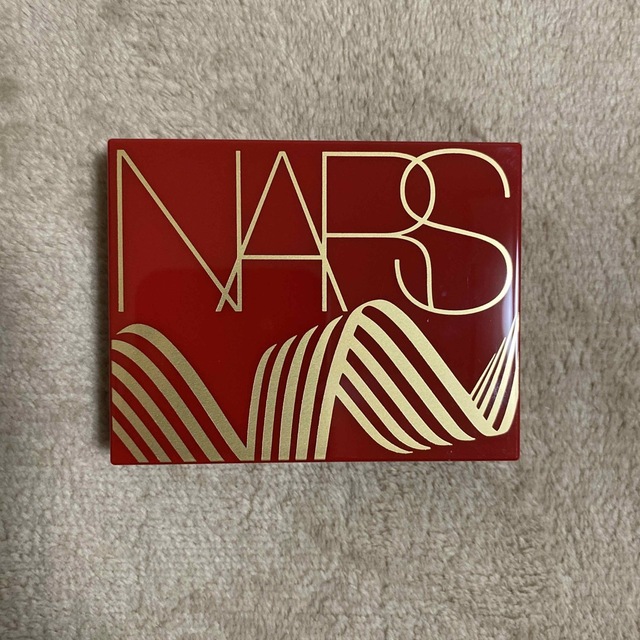 NARS プレストパウダー　10g 限定パッケージ | フリマアプリ ラクマ