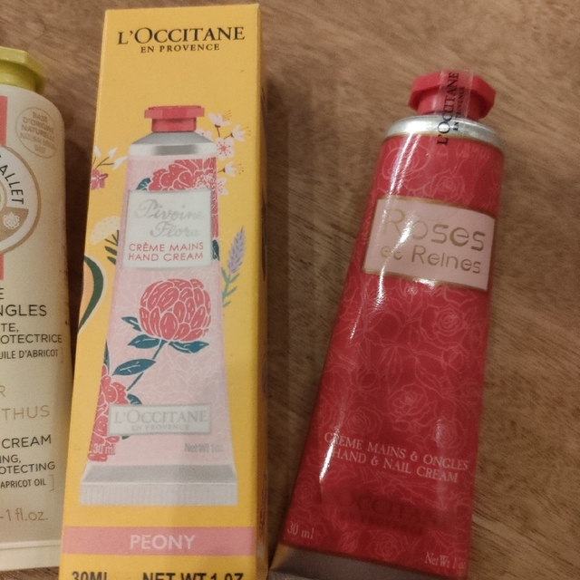 L'OCCITANE(ロクシタン)のロクシタン ロジェガレ ハンドクリーム 30 新品未使用 ローズ コスメ/美容のボディケア(ハンドクリーム)の商品写真