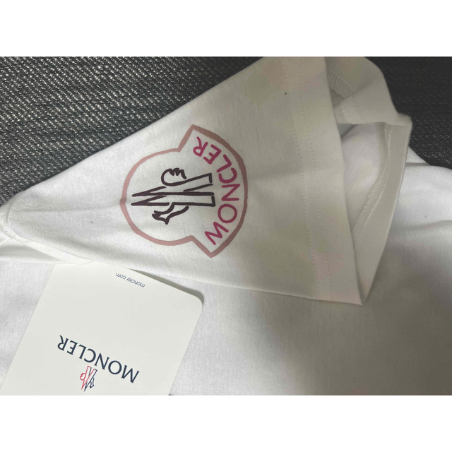 MONCLER(モンクレール)のモンクレール　Moncler ロゴホワイトT シャツ　S メンズのトップス(Tシャツ/カットソー(半袖/袖なし))の商品写真