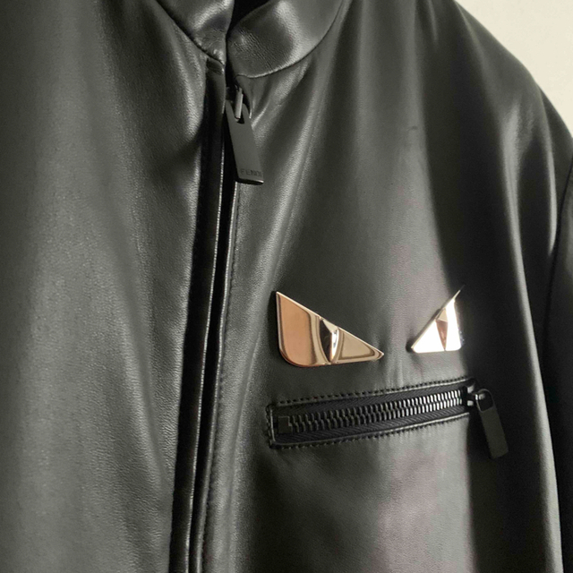 FENDI(フェンディ)のSALE フェンディ FENDI ラムレザーブルゾンブラック　モンスター　バグズ メンズのジャケット/アウター(ブルゾン)の商品写真