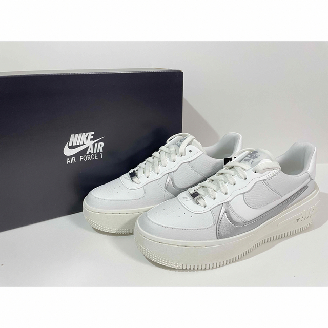 【新品】24cm NIKE AIRFORCE1 プラットフォーム ホワイト