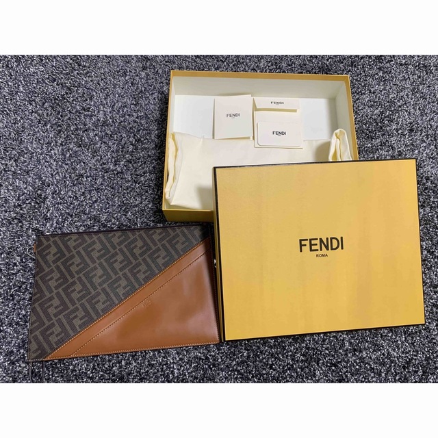 FENDI クラッチバッグ