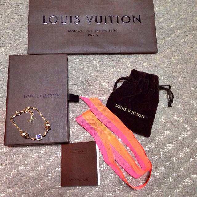 LOUIS VUITTON(ルイヴィトン)のブレスレット レディースのアクセサリー(ブレスレット/バングル)の商品写真