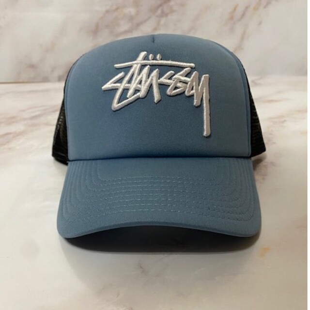 [海外限定] Stussy フォントロゴ スナップバックメッシュキャップ ブルー