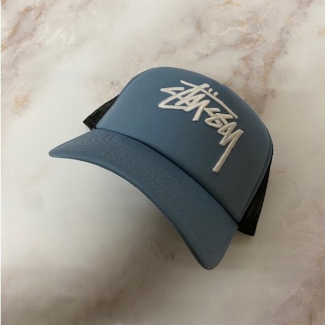 [海外限定] Stussy フォントロゴ スナップバックメッシュキャップ ブルー