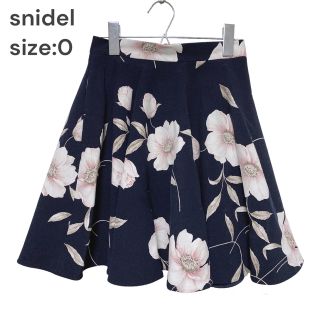 スナイデル(SNIDEL)の【期間限定SALE】snidel スナイデル◆花柄フレアスカート　ネイビー　(ミニスカート)