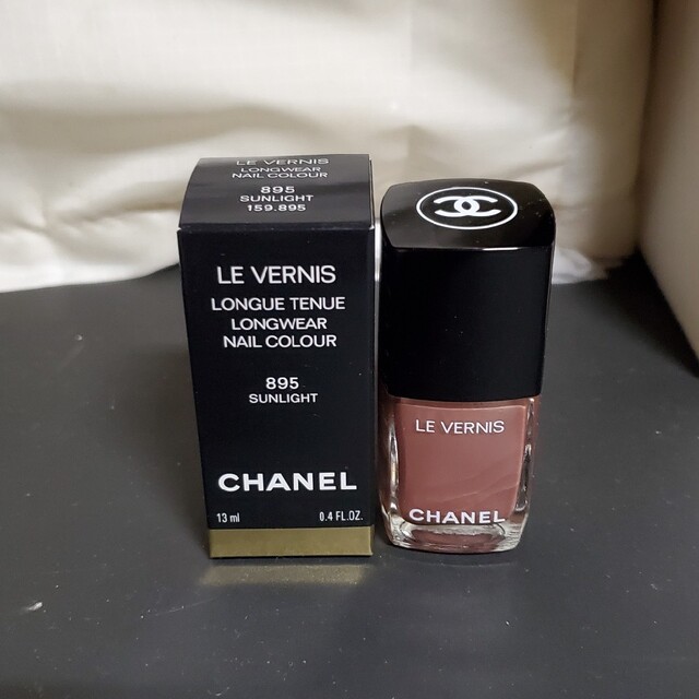 CHANEL(シャネル)のCHANEL シャネル ヴェルニ ロング トゥニュ 895 サンライト コスメ/美容のネイル(マニキュア)の商品写真