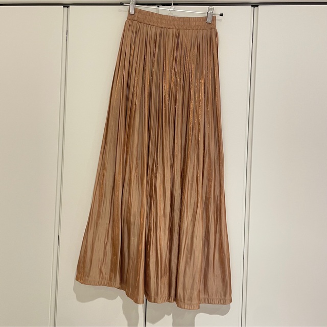 N.Natural beauty basic(エヌナチュラルビューティーベーシック)の最終価格　N. ♡光沢ロングスカート レディースのスカート(ロングスカート)の商品写真