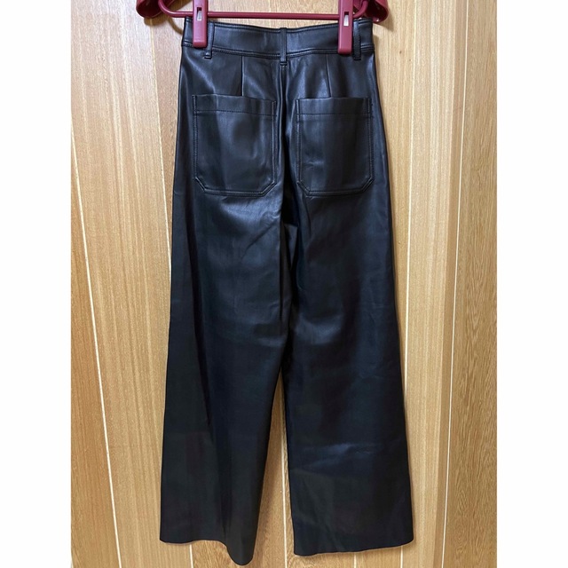 ZARA(ザラ)のTHE PATCH POCKET MARINE STRAIGHT PANTS レディースのパンツ(バギーパンツ)の商品写真