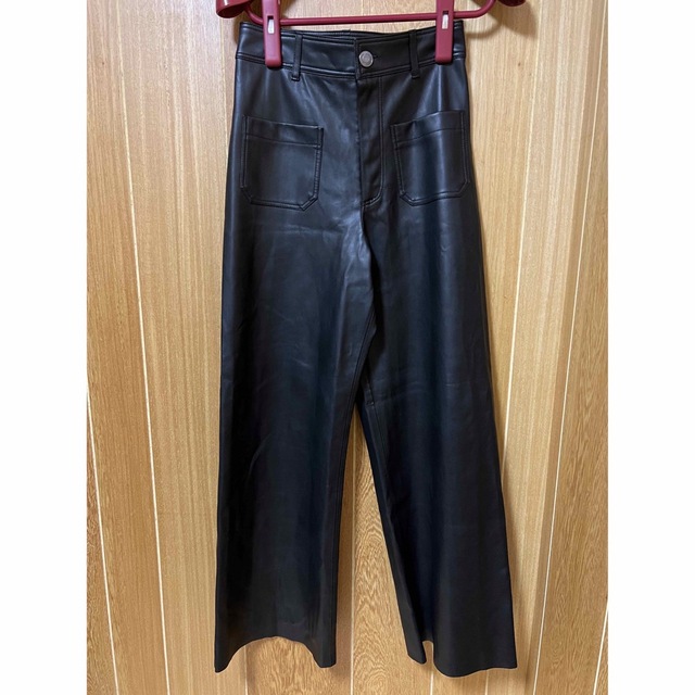 ZARA(ザラ)のTHE PATCH POCKET MARINE STRAIGHT PANTS レディースのパンツ(バギーパンツ)の商品写真