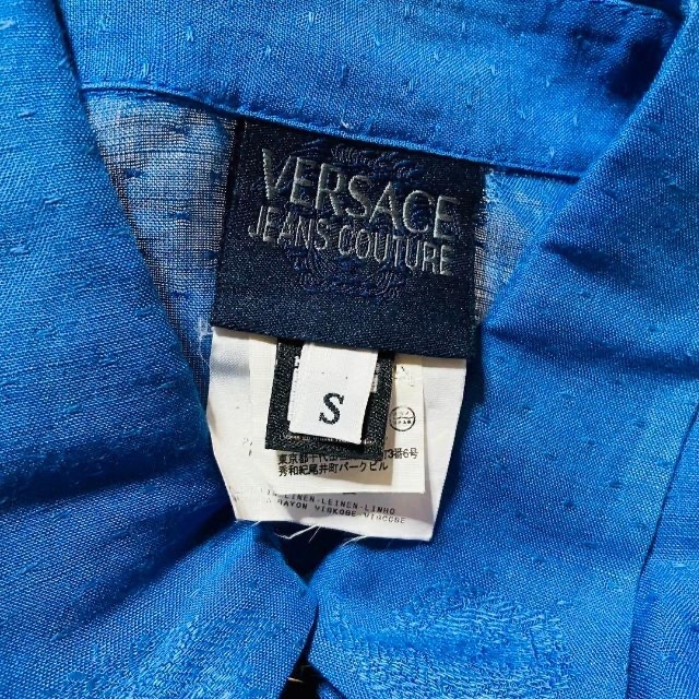 VERSACE(ヴェルサーチ)のヴェルサーチ メデューサ 刺繍 総柄 比翼 シャツ『S』美品 Vintage レディースのトップス(シャツ/ブラウス(半袖/袖なし))の商品写真