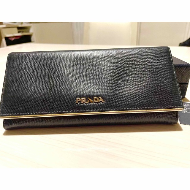 PRADA(プラダ)のPRADA長財布　黒　SAFFIANONETAL レディースのファッション小物(財布)の商品写真