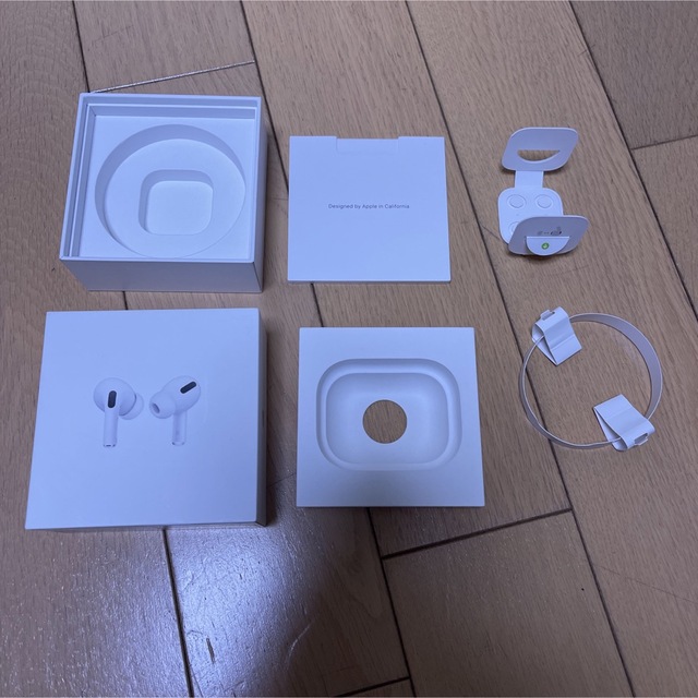 Apple AirPods Pro(第1世代) （イヤホン新品、充電器）