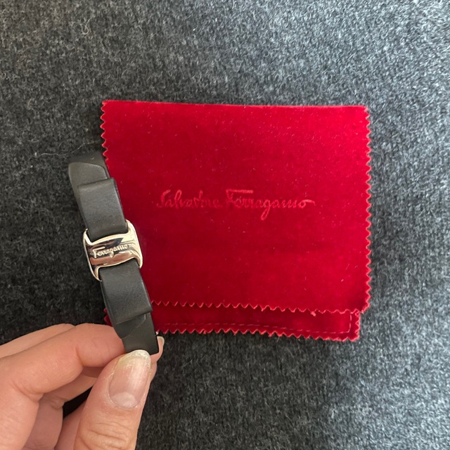 Salvatore Ferragamo(サルヴァトーレフェラガモ)のフェラガモ　ブレスレット レディースのアクセサリー(ブレスレット/バングル)の商品写真