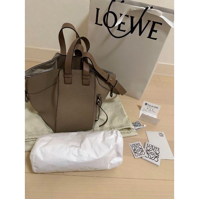 売れ筋新商品 LOEWE - LOEWE ハンモック スモール サンド ハンドバッグ