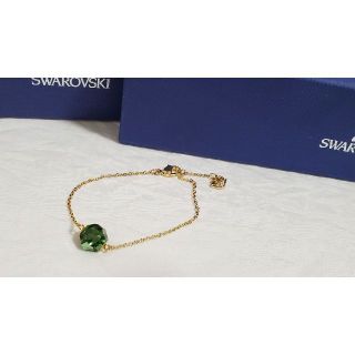 スワロフスキー(SWAROVSKI)の正規未 スワロフスキー クリスタル緑 スワンチャームチェーンブレスレット 付属有(ブレスレット/バングル)