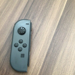 ニンテンドースイッチ(Nintendo Switch)のスイッチ　コントローラー　ジャンク品　動作不能　ご理解ある方(家庭用ゲーム機本体)