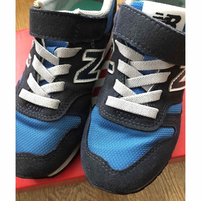 New Balance(ニューバランス)のニューバランススニーカー キッズ/ベビー/マタニティのキッズ靴/シューズ(15cm~)(スニーカー)の商品写真