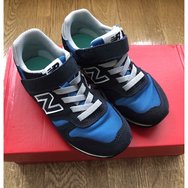 New Balance(ニューバランス)のニューバランススニーカー キッズ/ベビー/マタニティのキッズ靴/シューズ(15cm~)(スニーカー)の商品写真