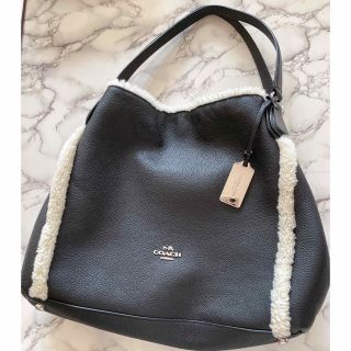 コーチ(COACH)のcoach イーディ　ボア付きトートバッグ(トートバッグ)