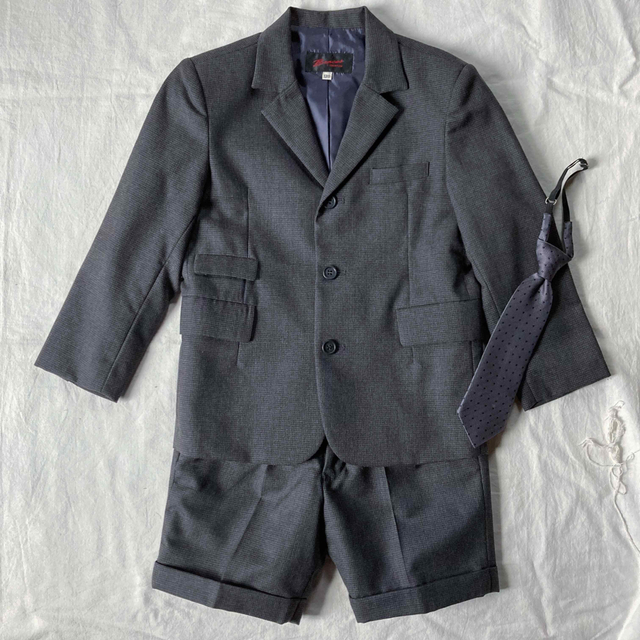 美品　スーツ　チェック　120 ネクタイ　3点セット キッズ/ベビー/マタニティのキッズ服男の子用(90cm~)(ドレス/フォーマル)の商品写真