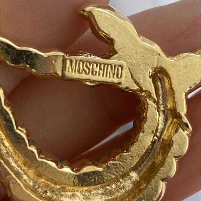 MOSCHINO ブローチ 3