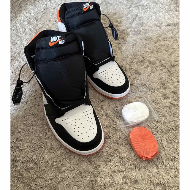 Jordan Brand（NIKE）(ジョーダン)のNIKE★Air Jordan 1 High Retro OG Orange メンズの靴/シューズ(スニーカー)の商品写真