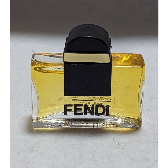 FENDI(フェンディ)のフェンディオードトワレ5mlミニボトル コスメ/美容の香水(その他)の商品写真