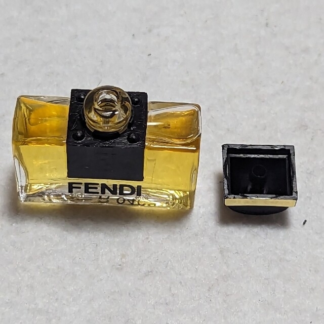 FENDI(フェンディ)のフェンディオードトワレ5mlミニボトル コスメ/美容の香水(その他)の商品写真