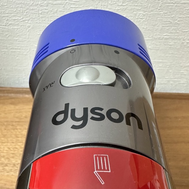 Dyson(ダイソン)のDyson SV11コードレスクリーナー スマホ/家電/カメラの生活家電(掃除機)の商品写真