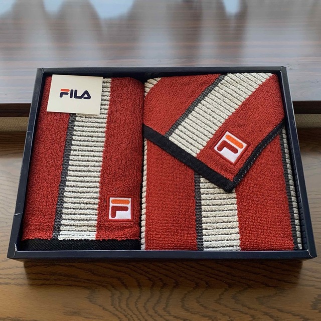 FILA(フィラ)の【新品未使用】FILA  フィラ　フェイスタオル　ウォッシュタオル インテリア/住まい/日用品の日用品/生活雑貨/旅行(タオル/バス用品)の商品写真